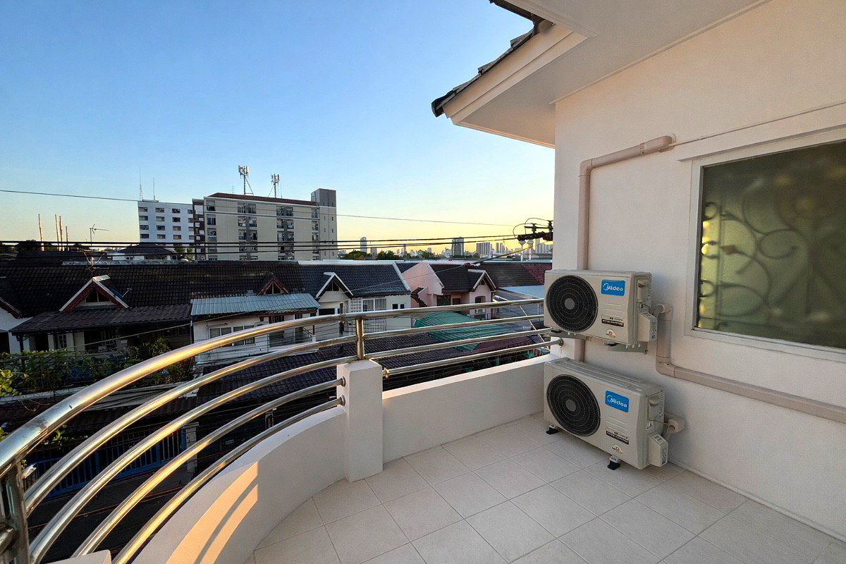 Pictures of Tanyathorn Residence - Rooms for Rent Huai Khwang / Ratchada / Lat Phrao 3/12