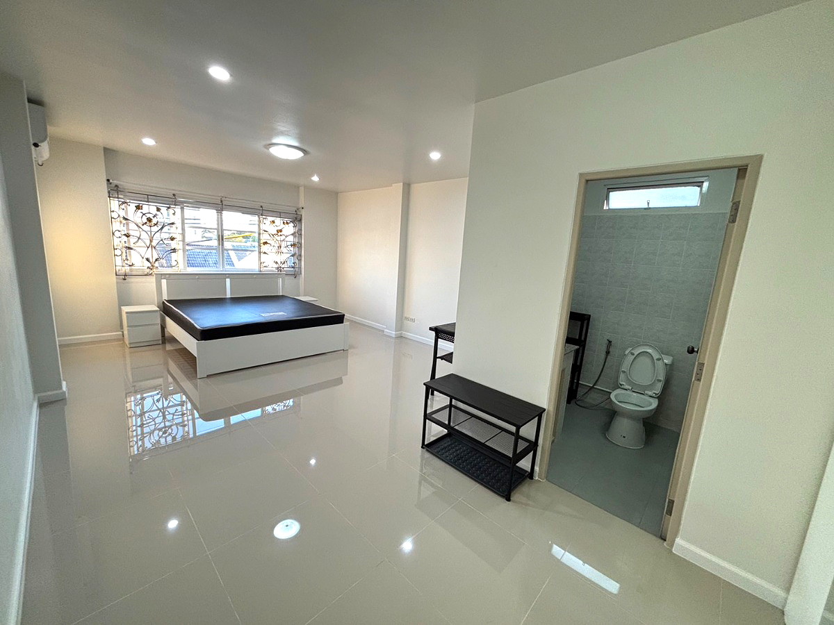 Pictures of Tanyathorn Residence - Rooms for Rent Huai Khwang / Ratchada / Lat Phrao 7/12