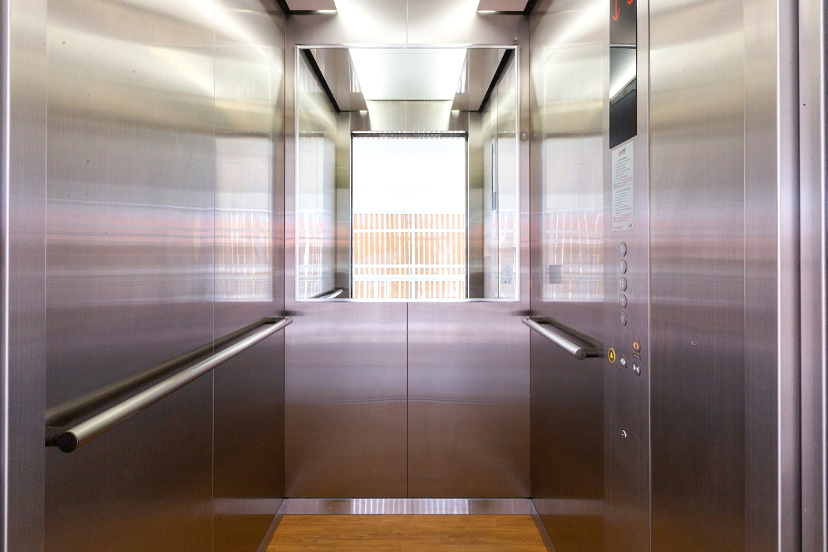 Pictures of LAEMCHABANG STOREY APARTMENT 9/10