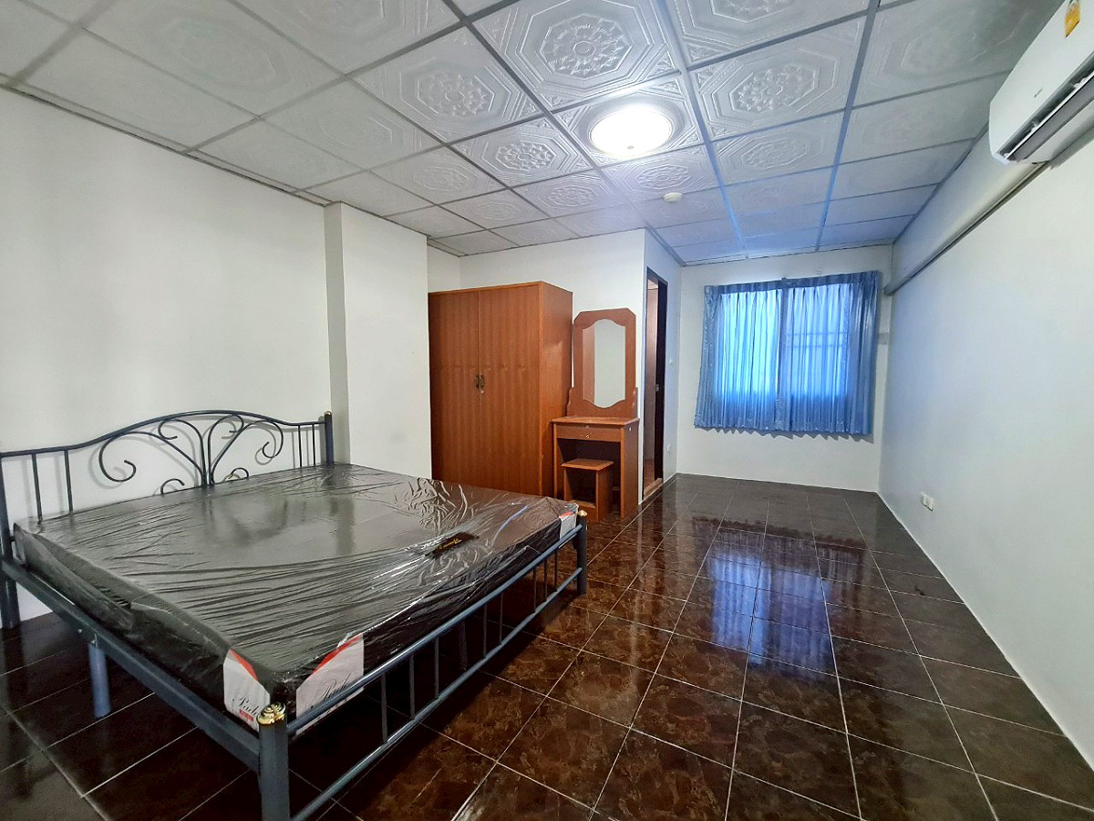 Pictures of D.D. House Apartments for Rent 8/16