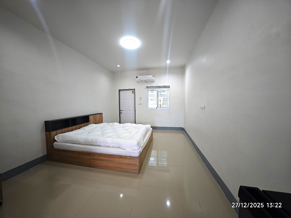 Pictures of New Full furnished room for rent w/ private car parking in the centre of Yasothon city (CBD) 9/32
