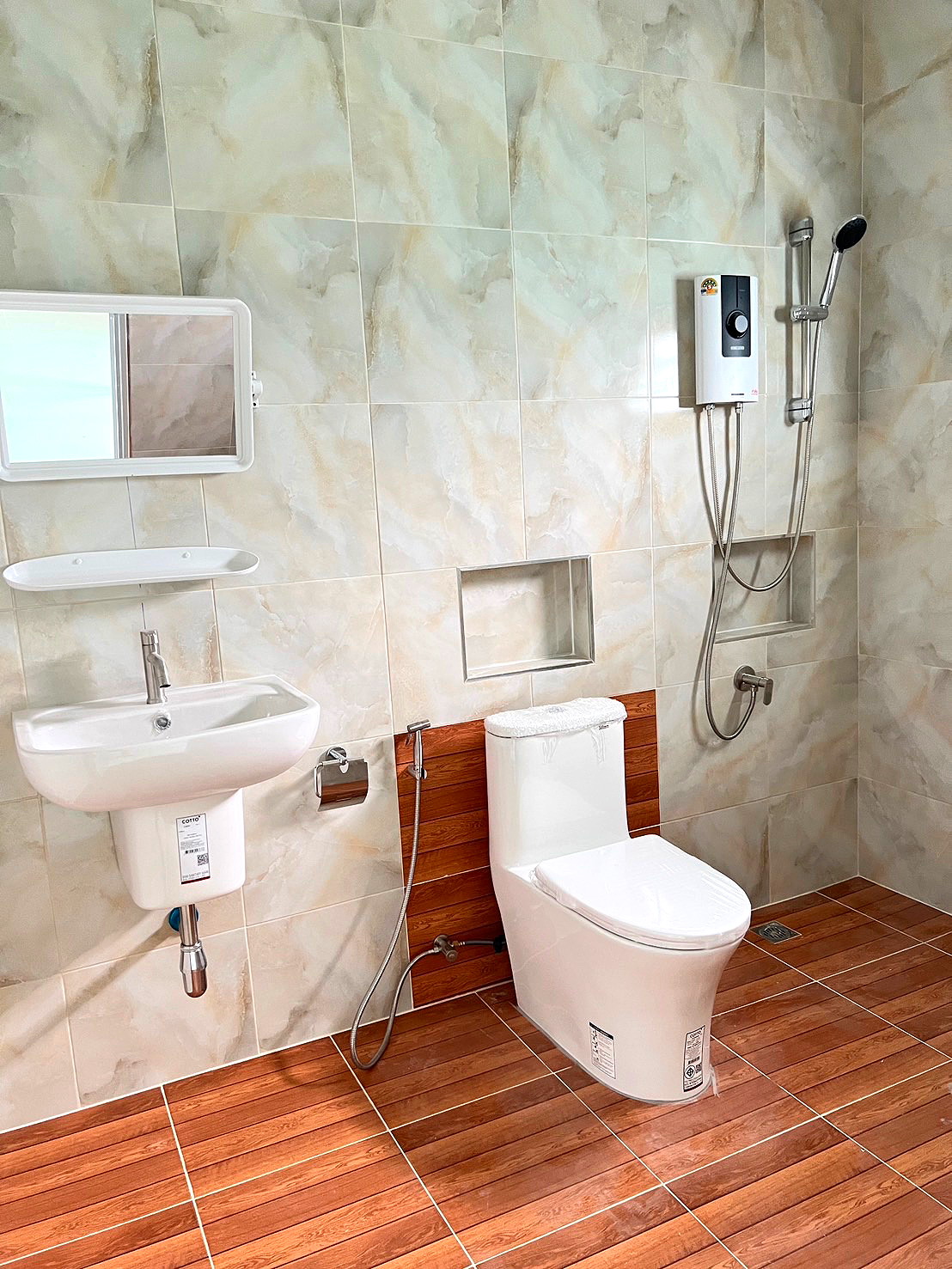 Pictures of Nithnisa place  4/11