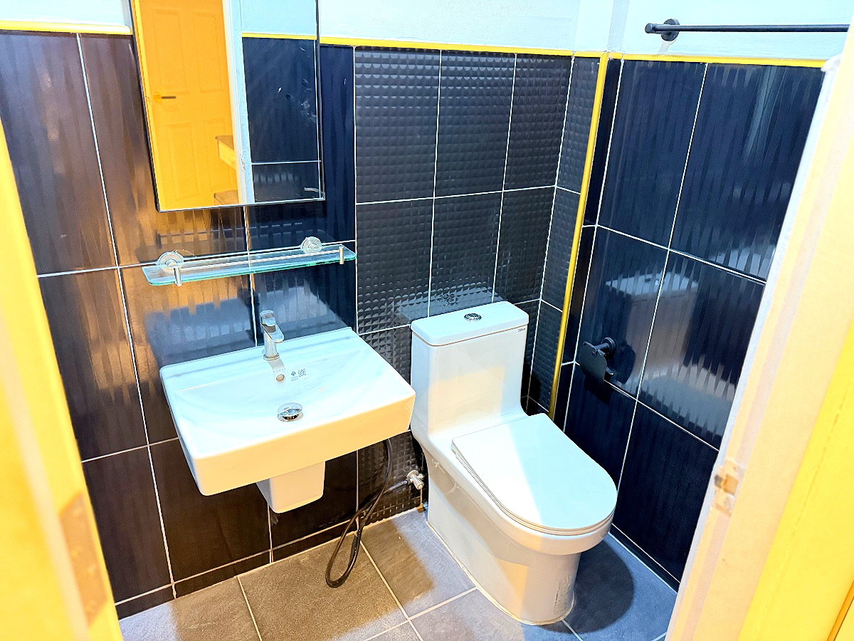 Pictures of BehighCafeHomestay 9/14