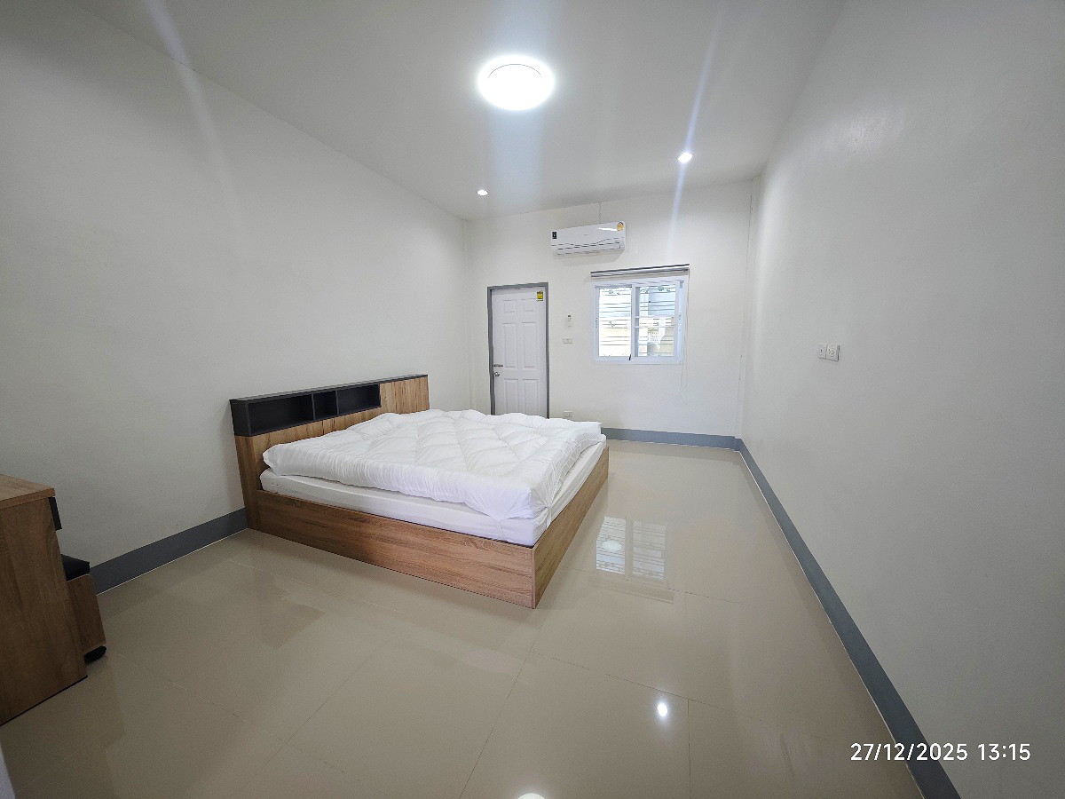 Pictures of New Full furnished room for rent w/ private car parking in the centre of Yasothon city (CBD) 13/32