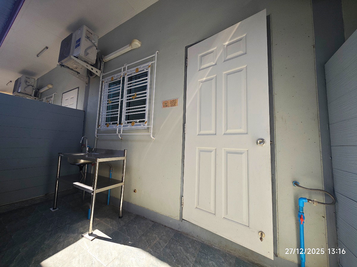 Pictures of New Full furnished room for rent w/ private car parking in the centre of Yasothon city (CBD) 15/32