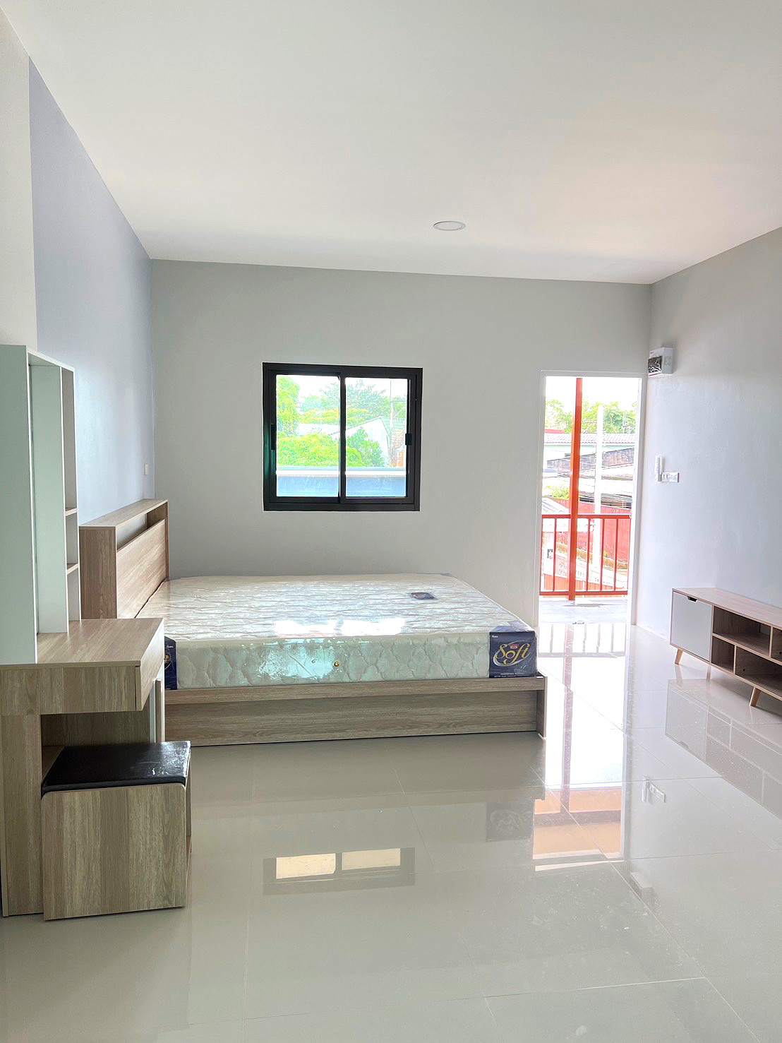 Pictures of Nithnisa place  3/11