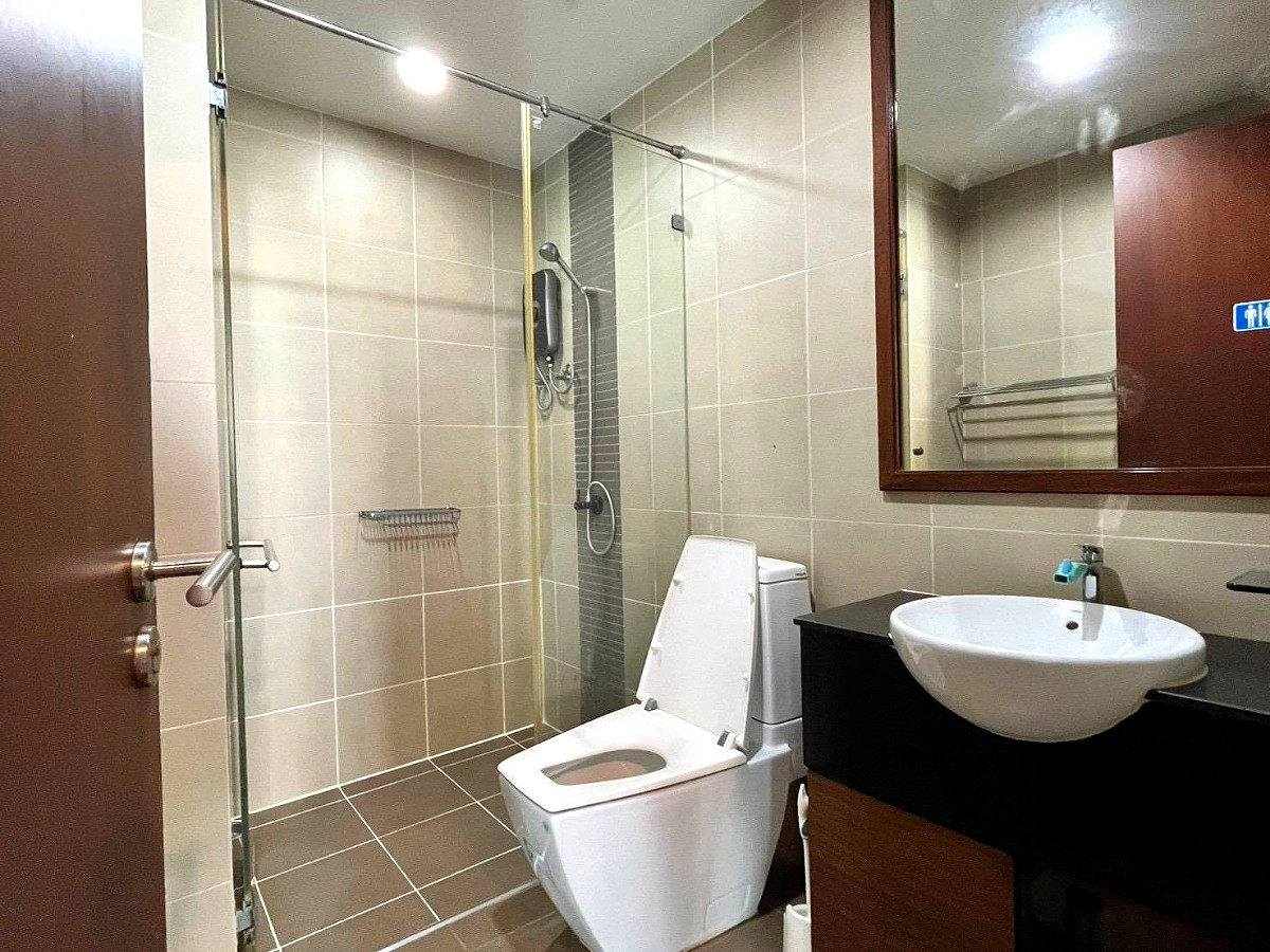 Pictures of pet friendly Click condo for sale and rent  9/20