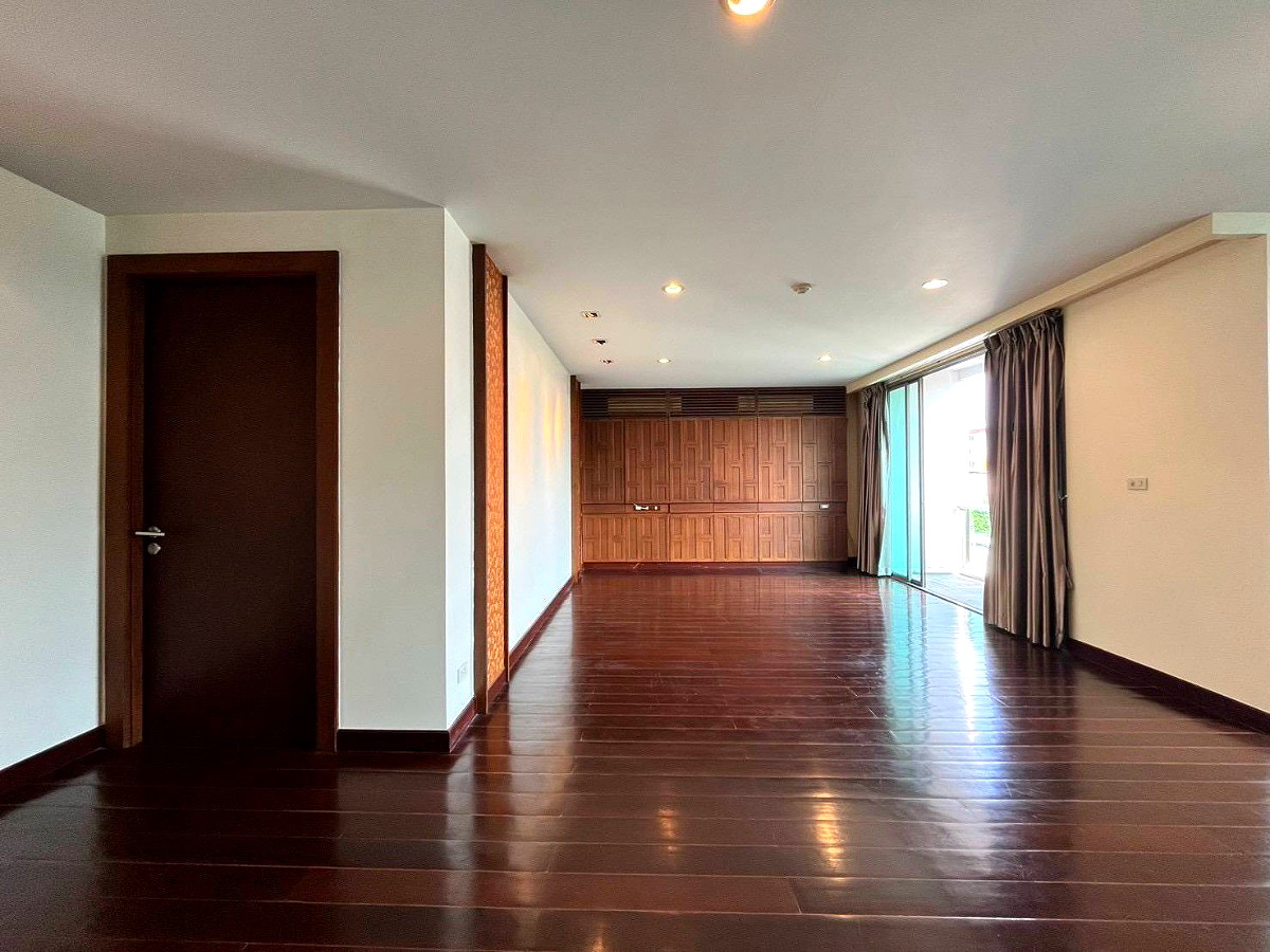 Pictures of pet friendly Click condo for sale and rent  13/20