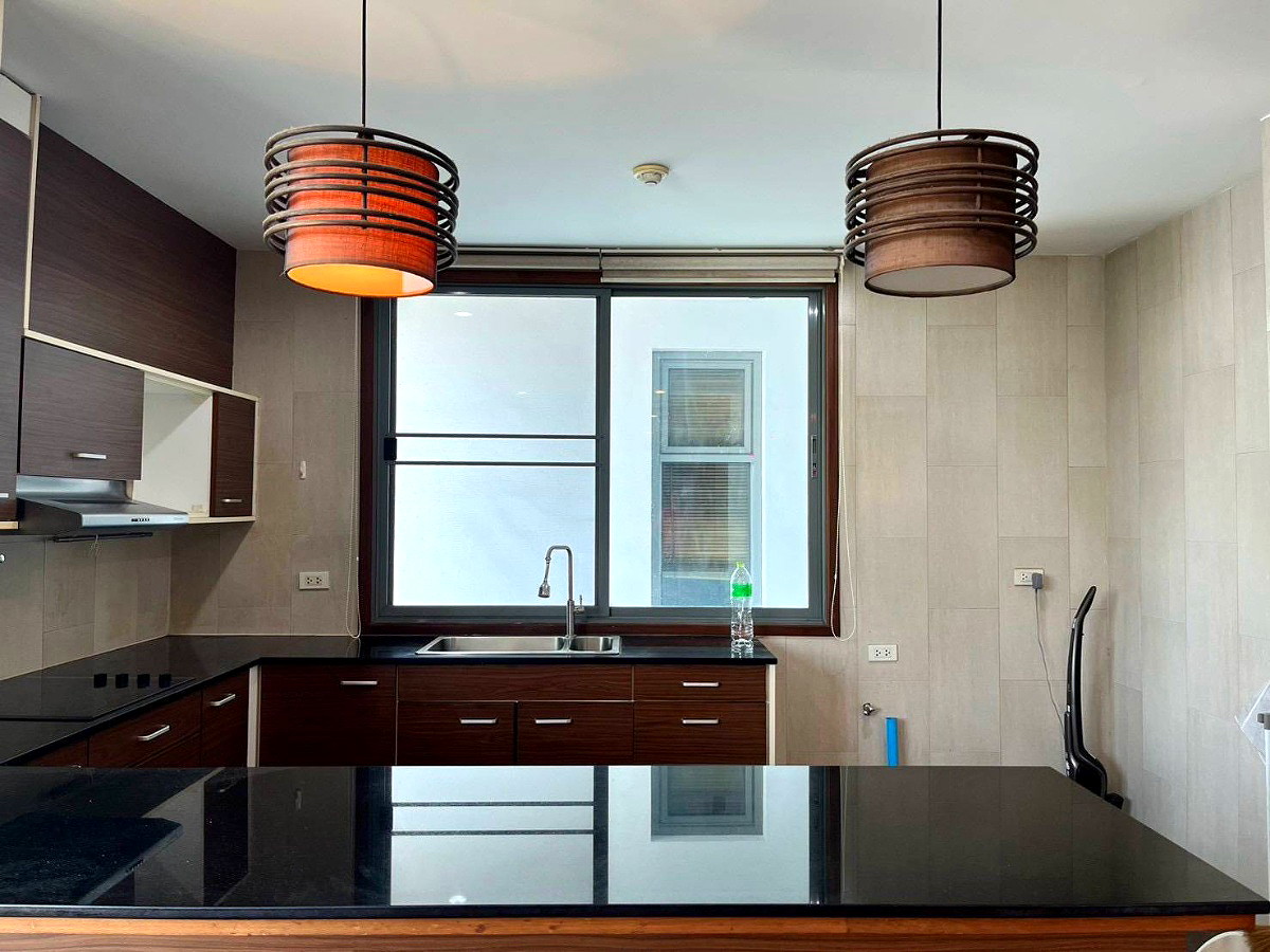 Pictures of pet friendly Click condo for sale and rent  17/20