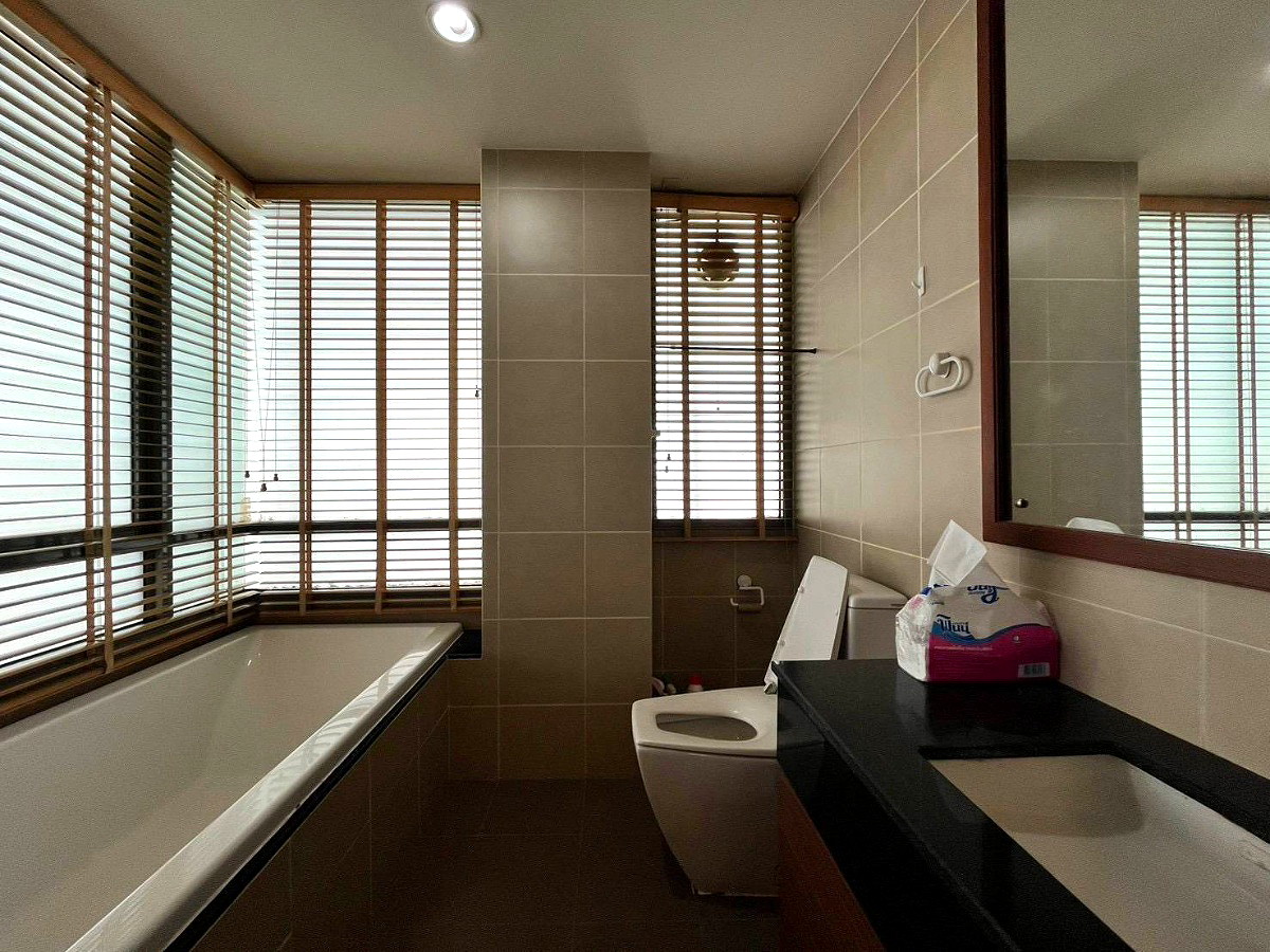 Pictures of pet friendly Click condo for sale and rent  2/20