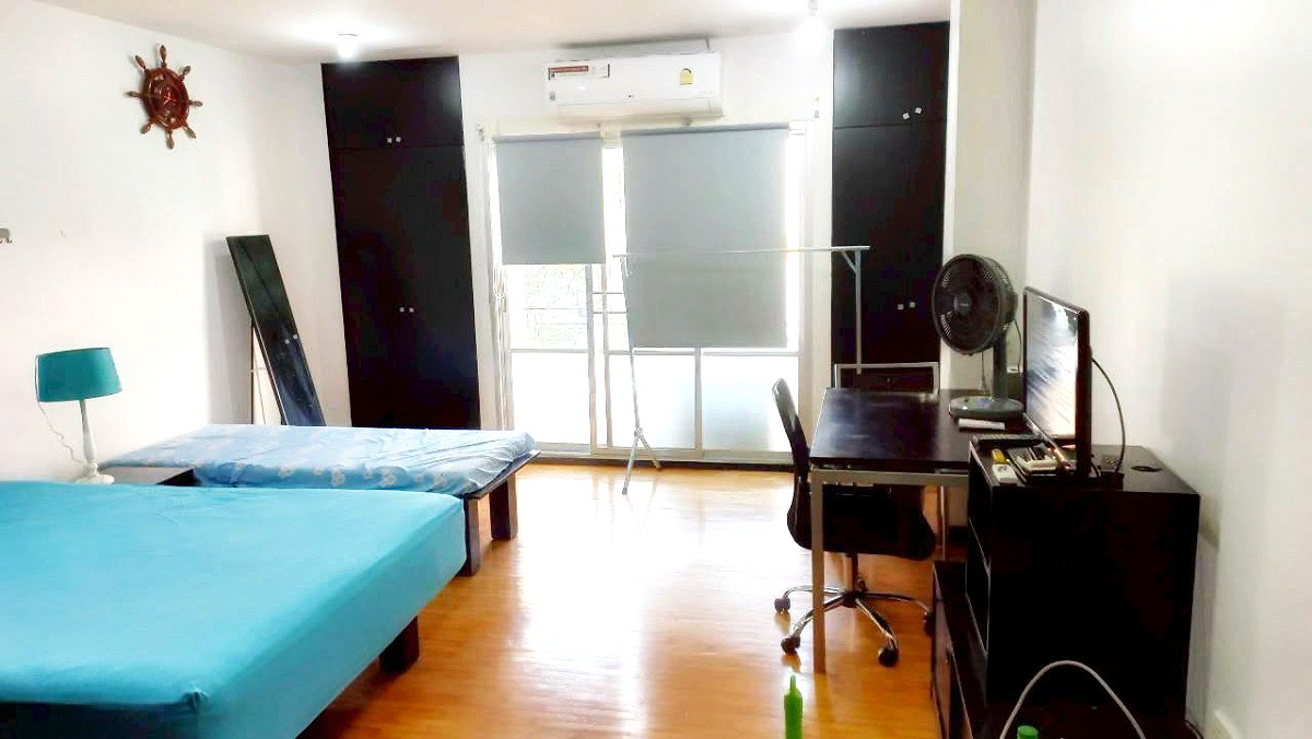 Pictures of The Oasis Silom 1/4