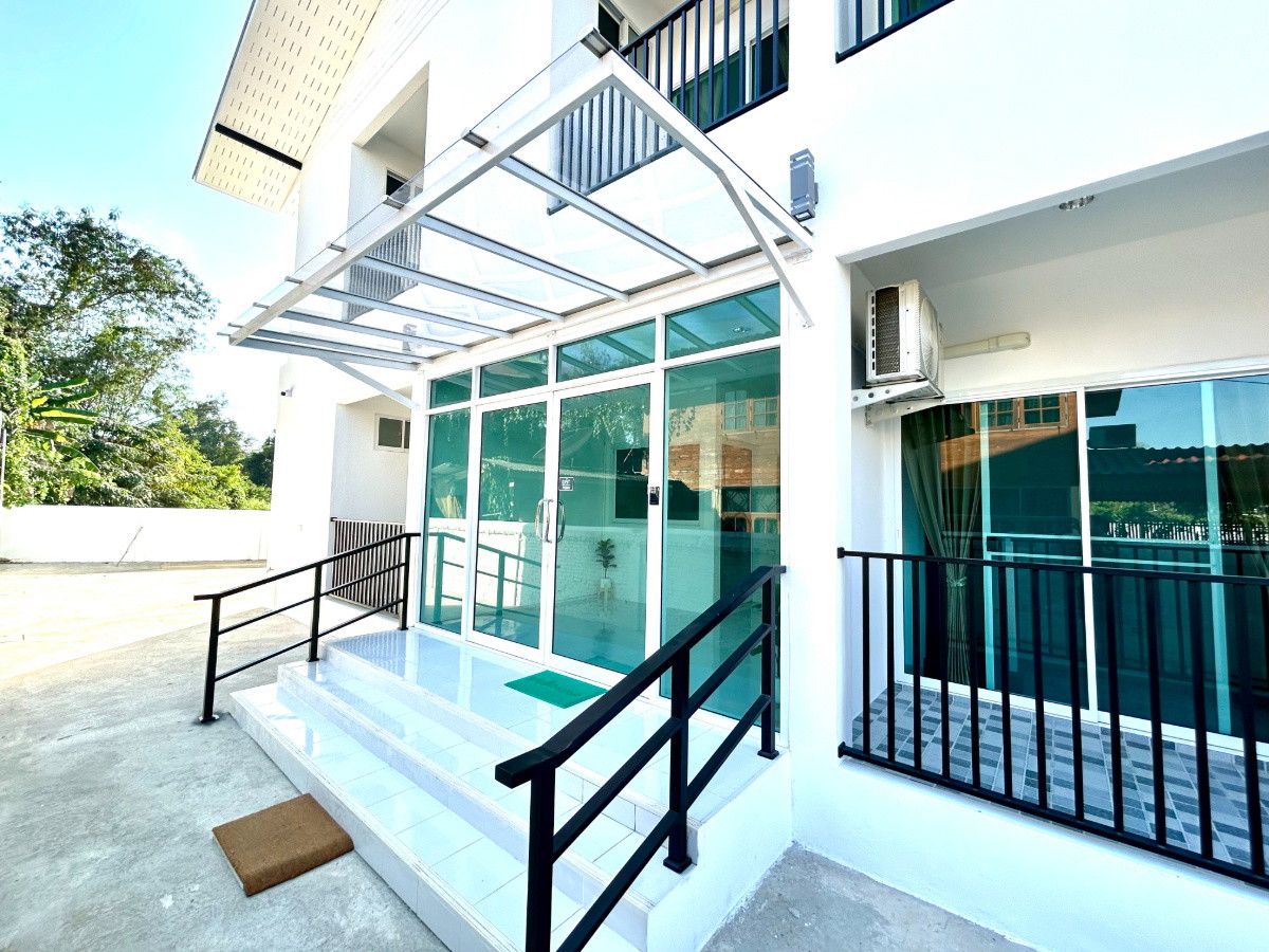 Condo — photo 5