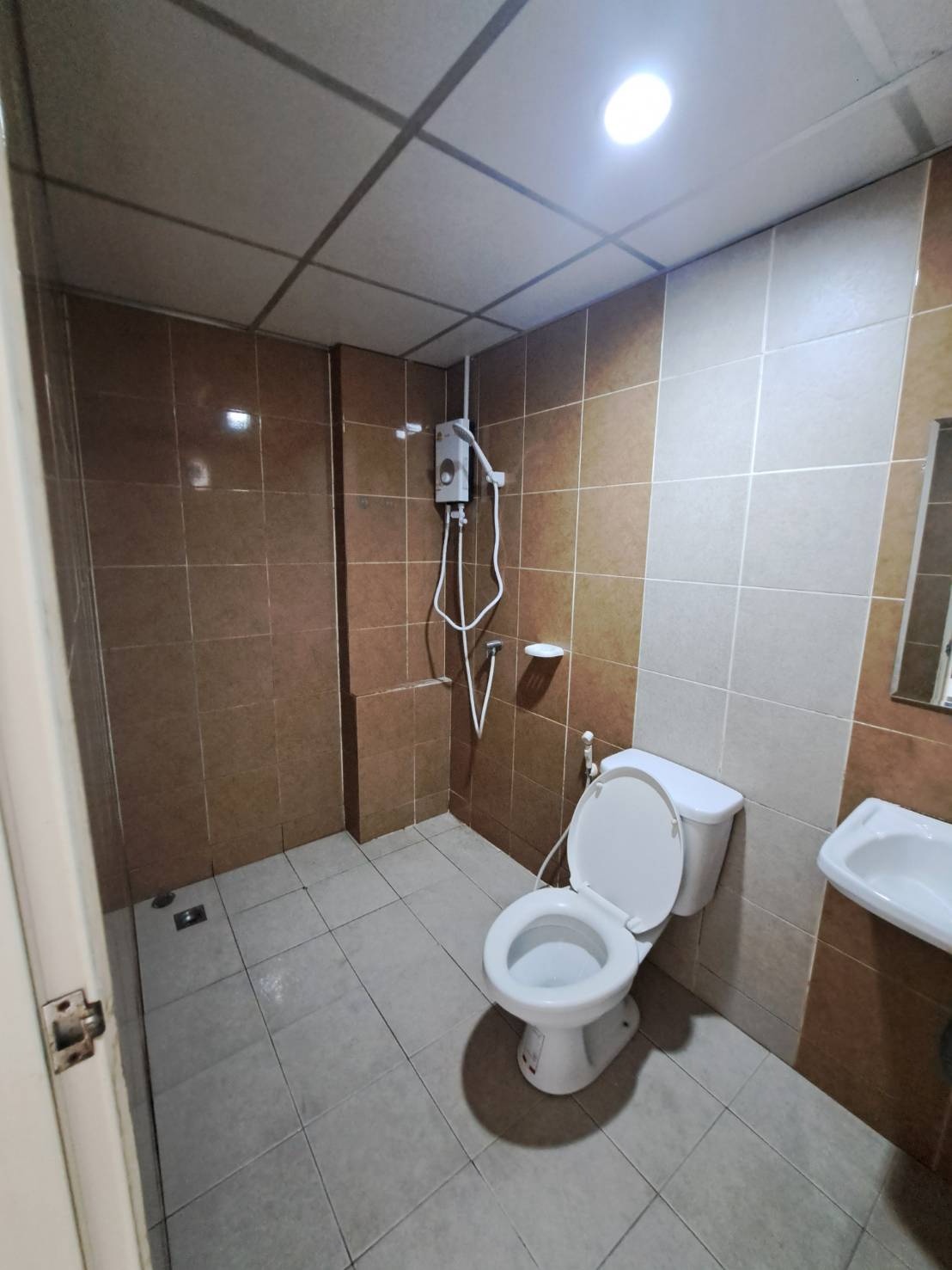 Condo · Mueang Chon Buri, chon_buri — photo 2