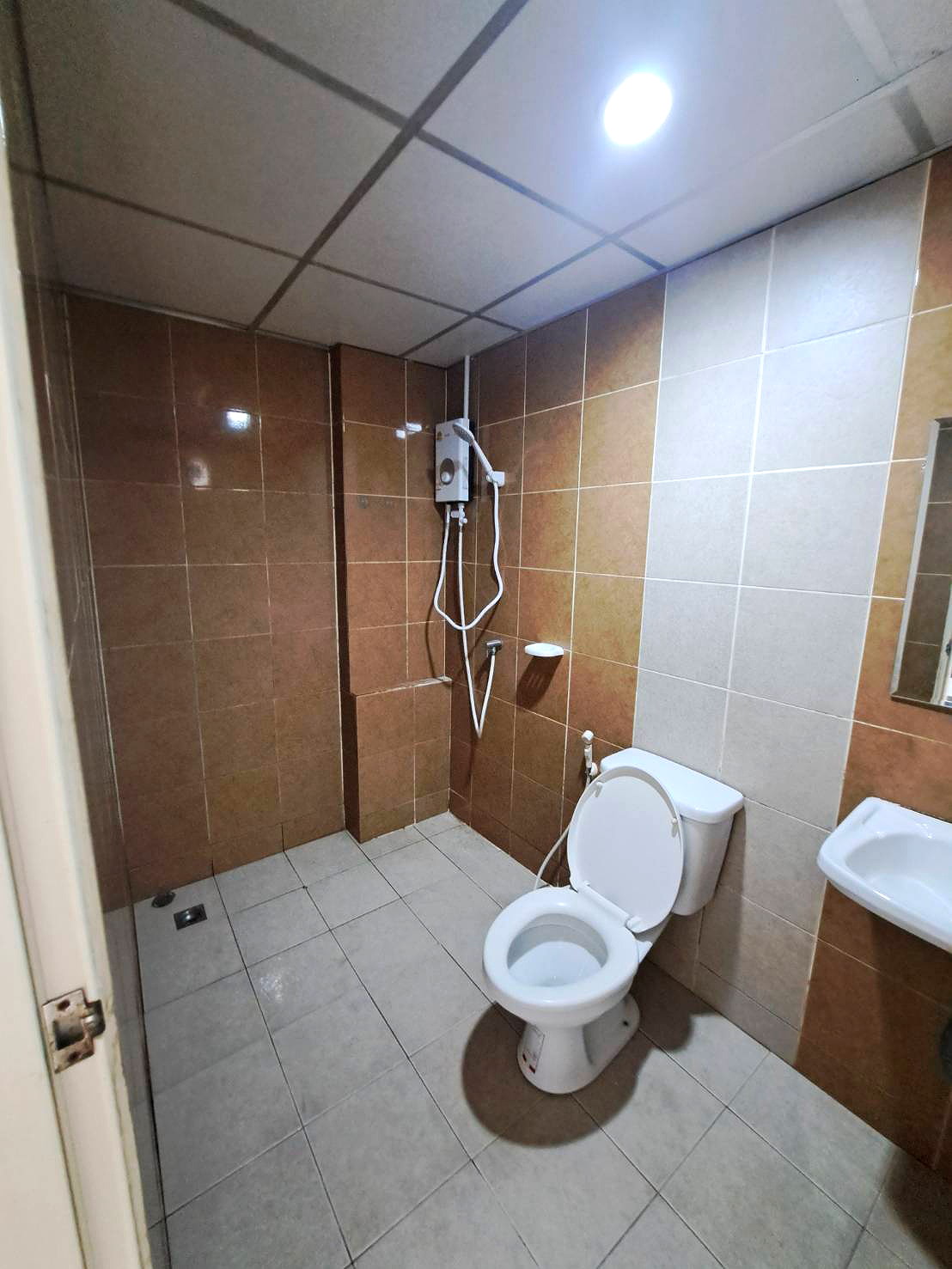 Pictures of THE KUMP BUILDING T 2/6