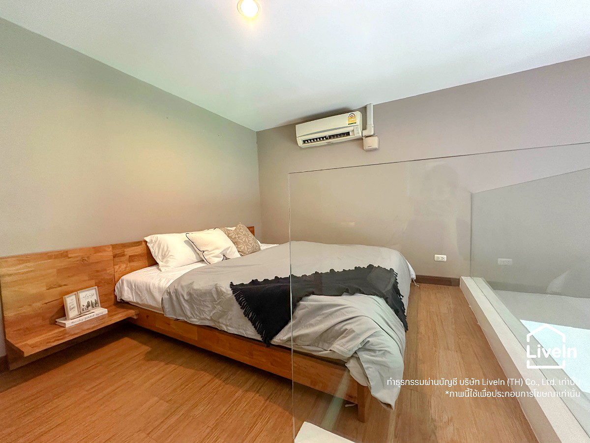 Pictures of So Boutique 7/13