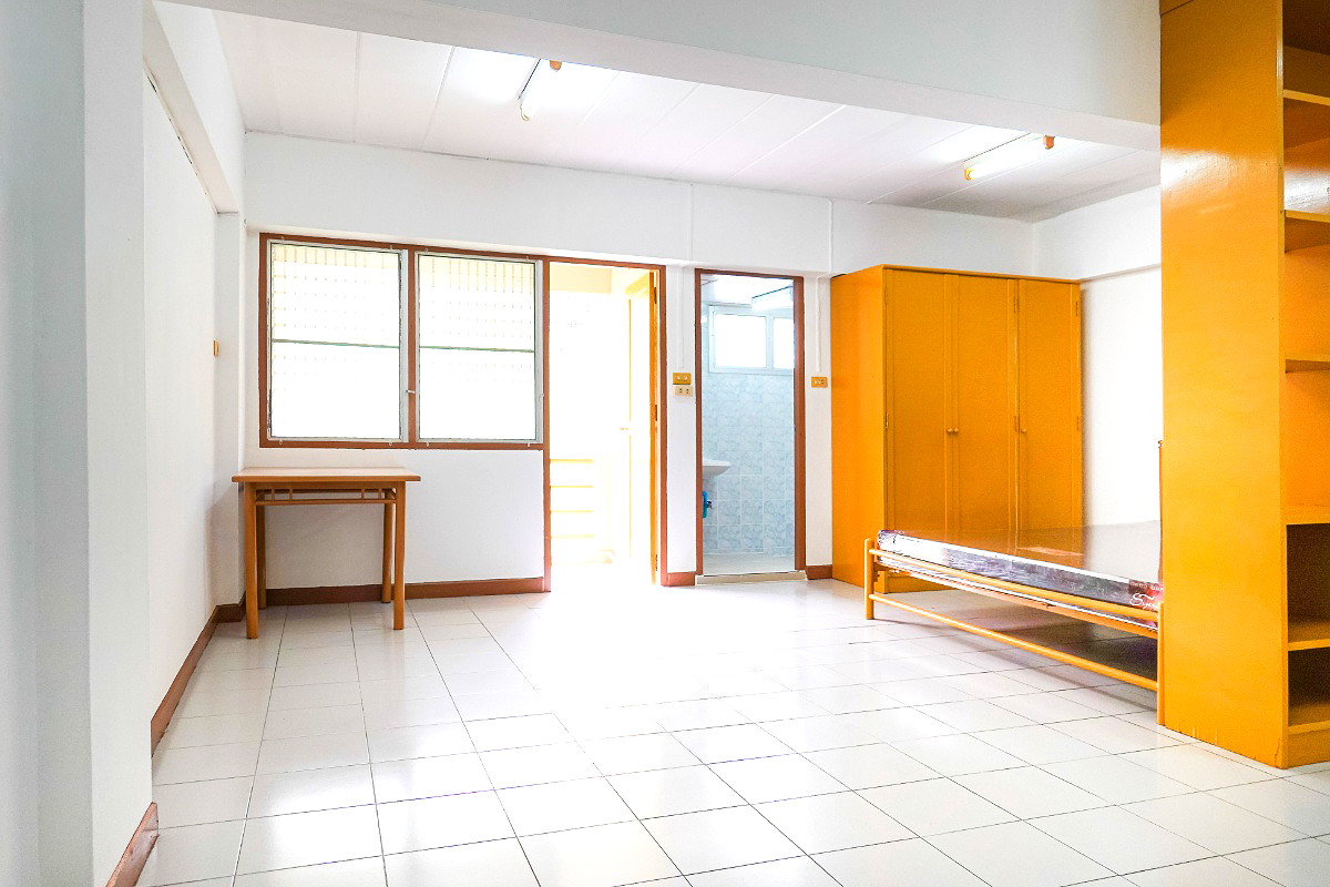 Pictures of Pratchavee Apartment 12/34