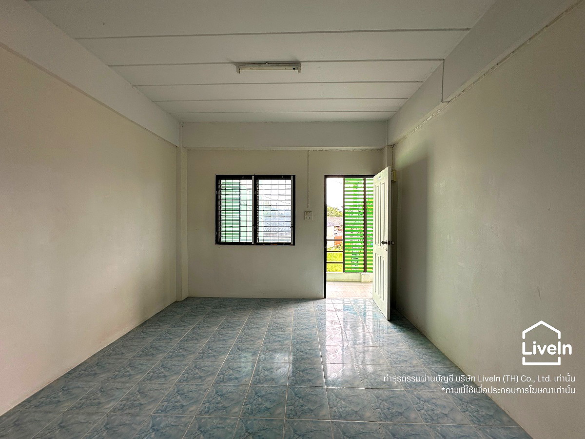 Pictures of R-Square Wiboon-Pracharak  1/7