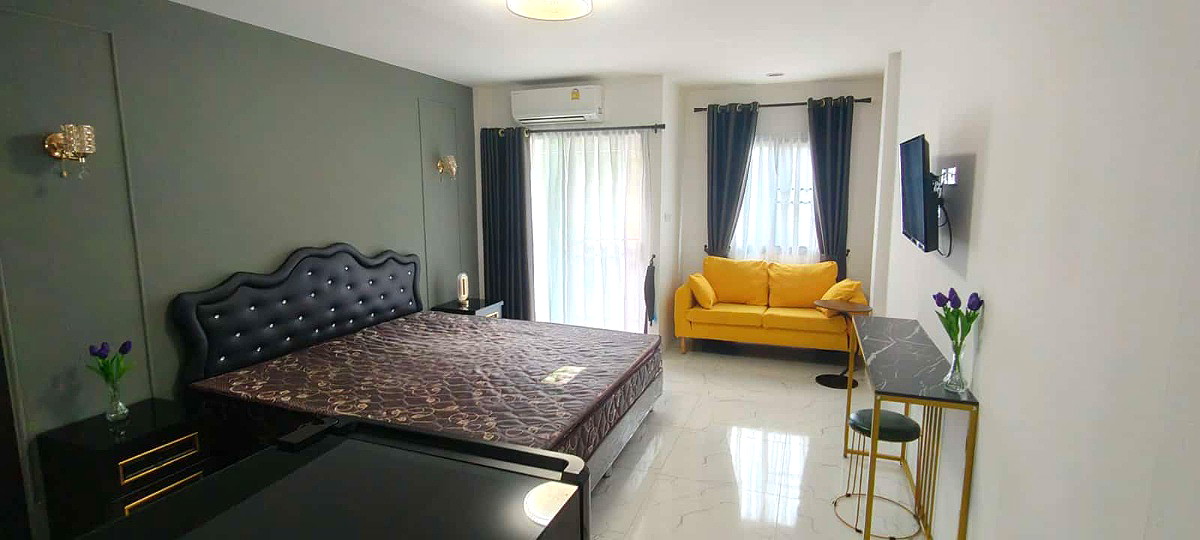 Pictures of The Castle Residence  7/27