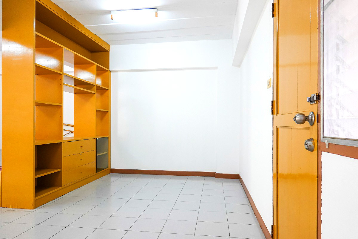 Pictures of Pratchavee Apartment 18/34