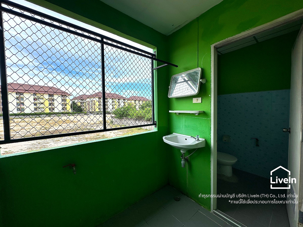 Pictures of R-Square Wiboon-Pracharak  6/7