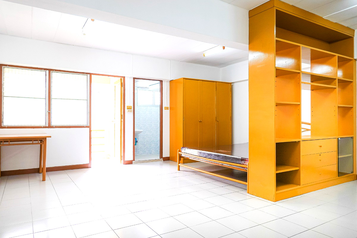 Pictures of Pratchavee Apartment 4/34