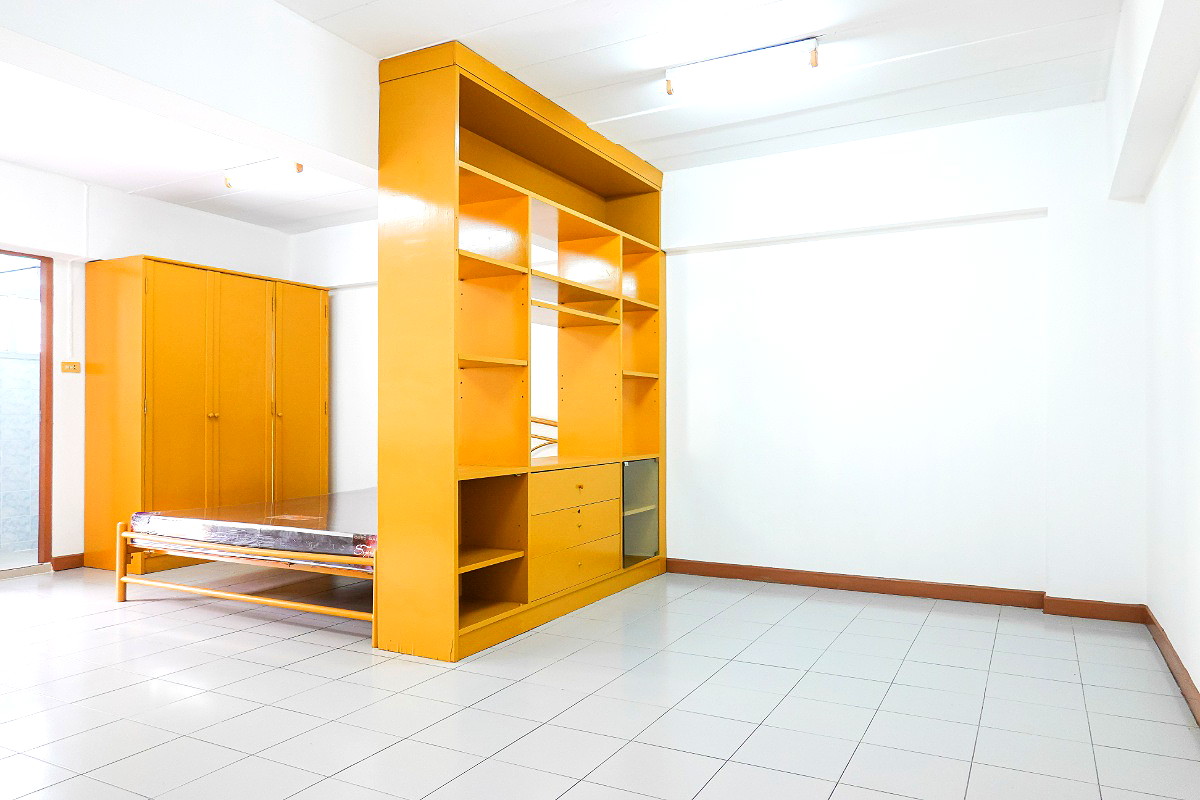 Pictures of Pratchavee Apartment 10/34