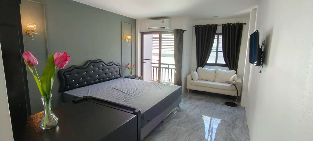 Condo — photo 2
