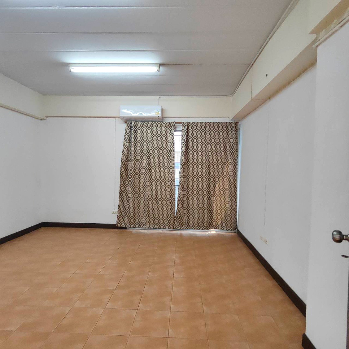 Pictures of JC PLACE AMATA 7/13