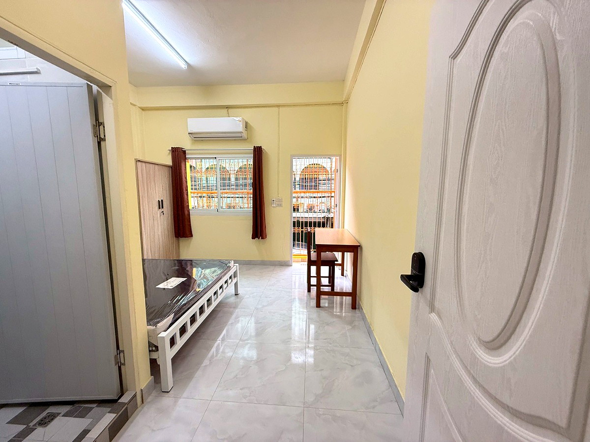 Pictures of Baan Napha Sathorn 12/21