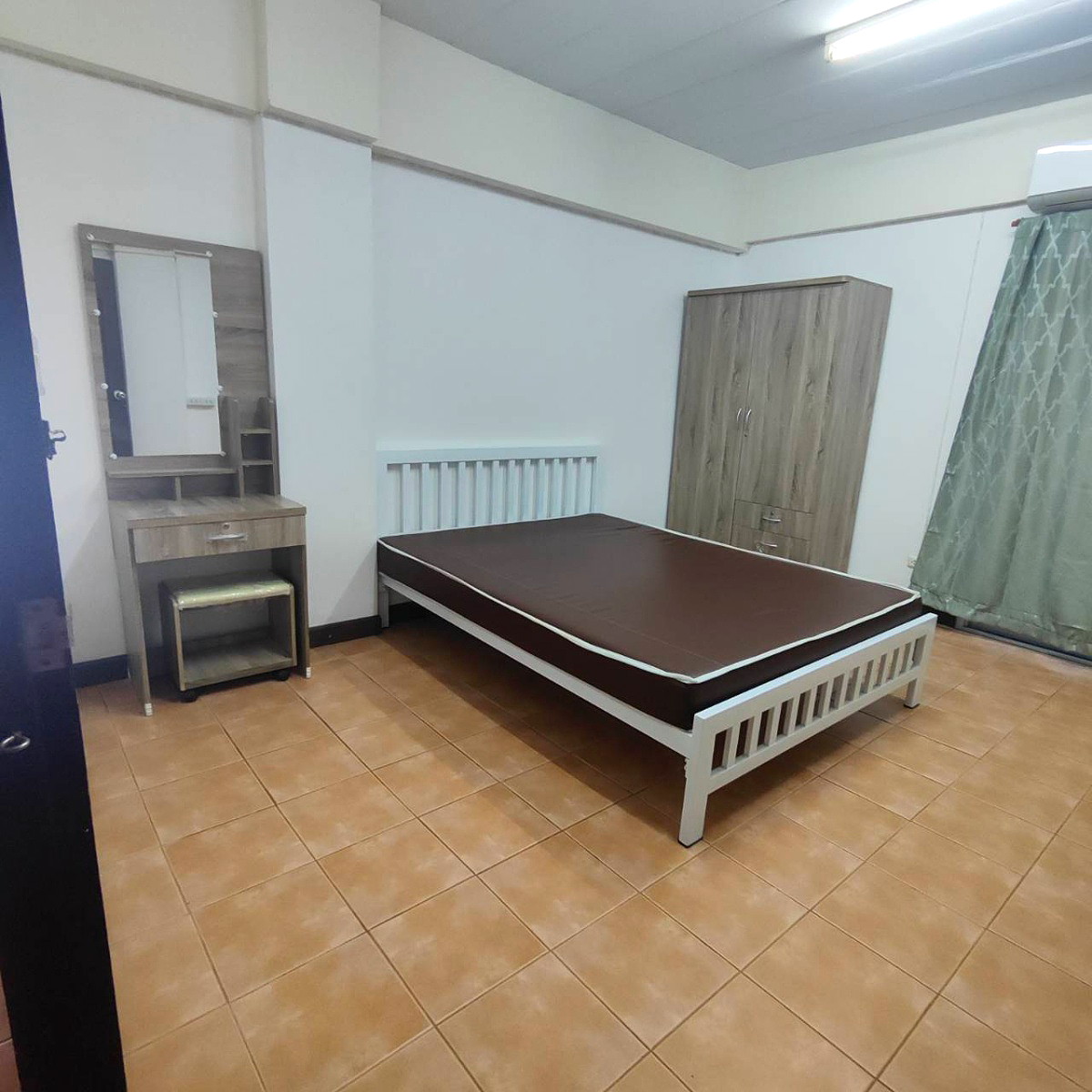 Pictures of JC PLACE AMATA 8/13