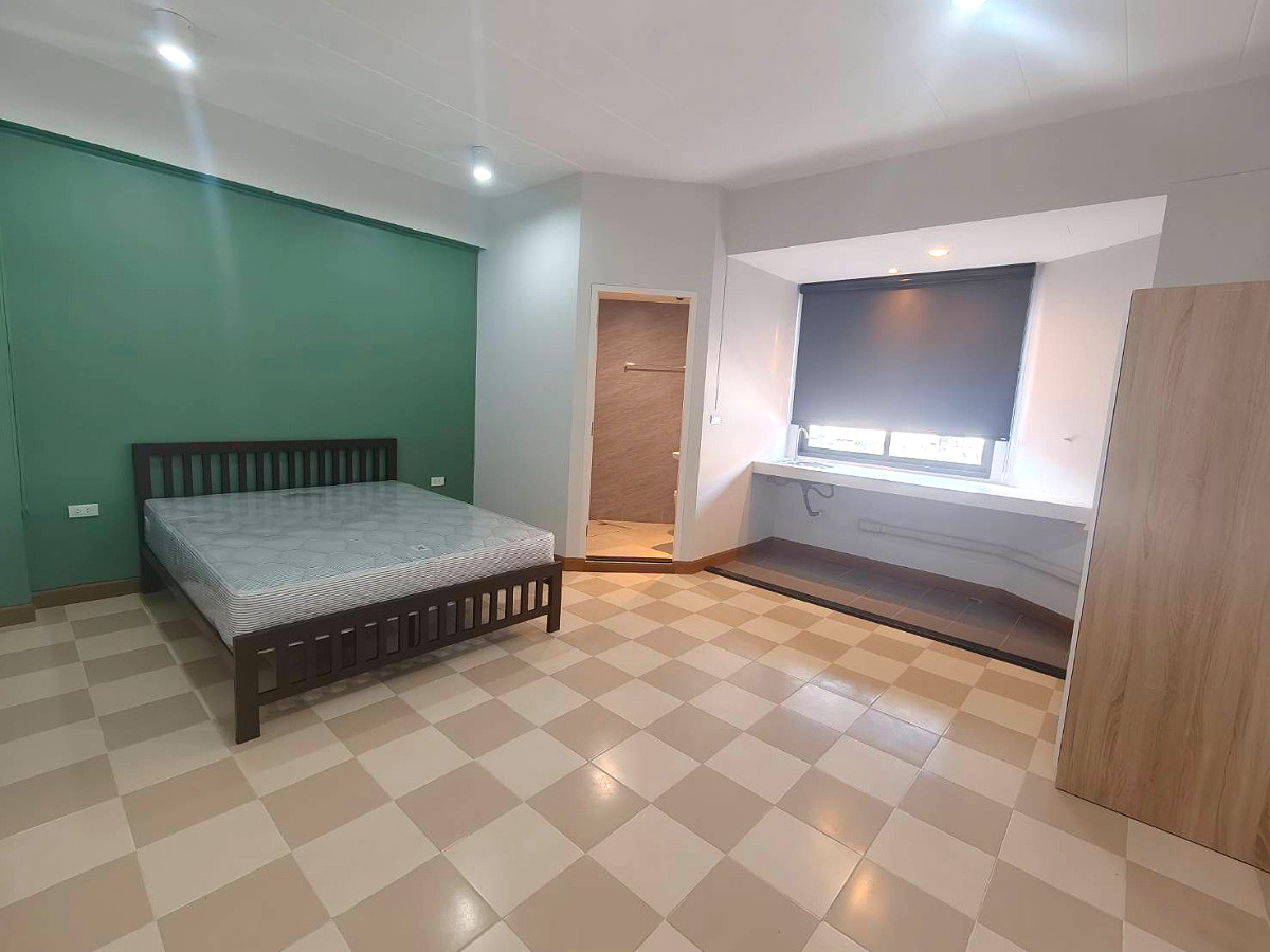 Pictures of RIVER MANSION (Building B) 8/12