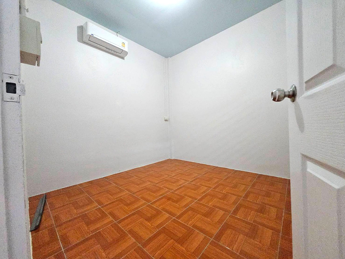 Pictures of Green house1 11/52