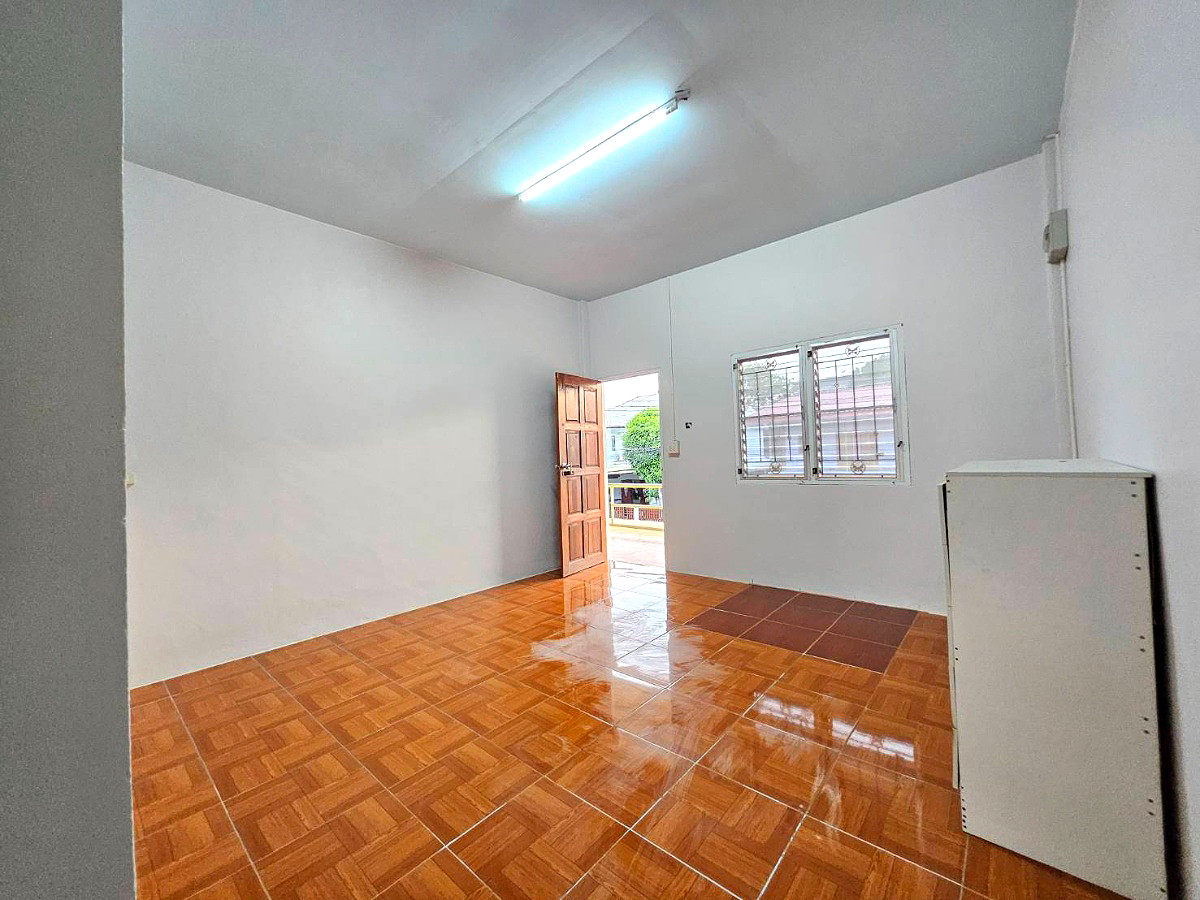 Pictures of Green house1 9/52