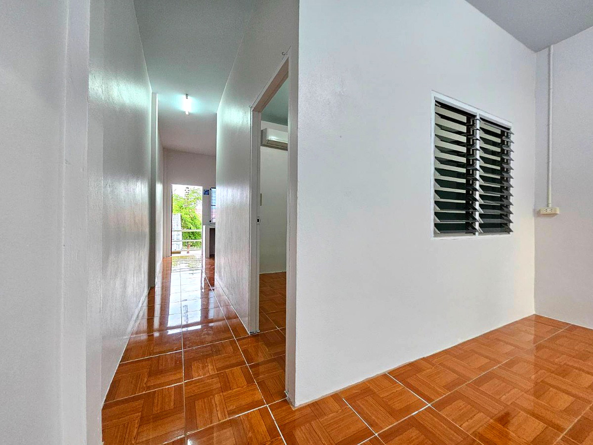 Pictures of Green house1 10/52