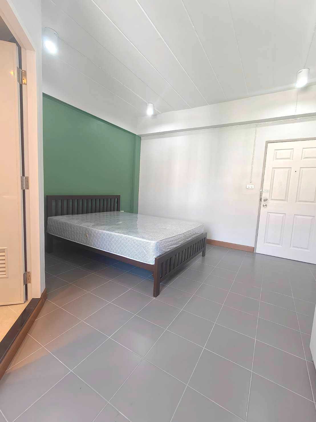 Pictures of RIVER MANSION (Building B) 5/12