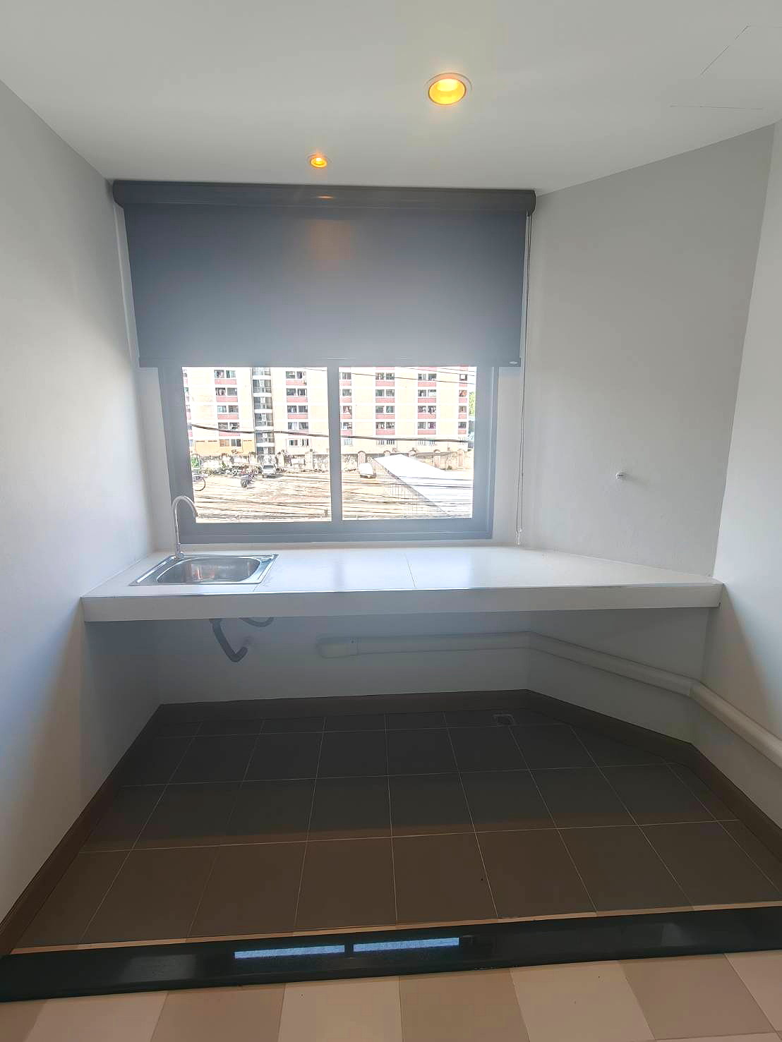 Pictures of RIVER MANSION (Building B) 10/12