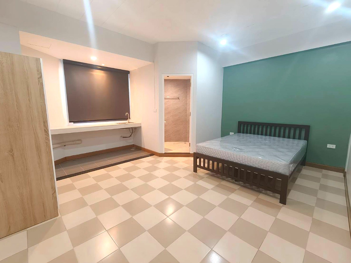 Pictures of RIVER MANSION (Building B) 1/12