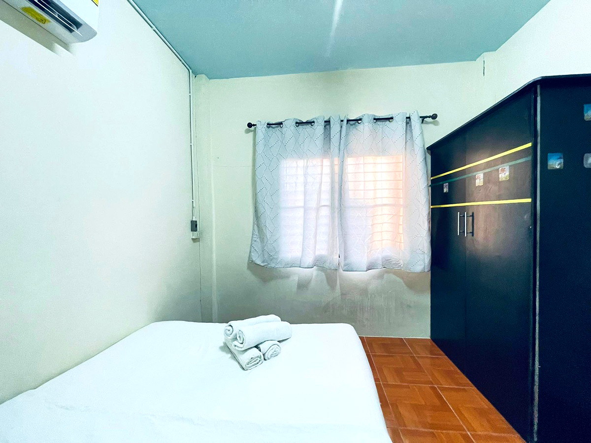 Pictures of Green house1 51/52