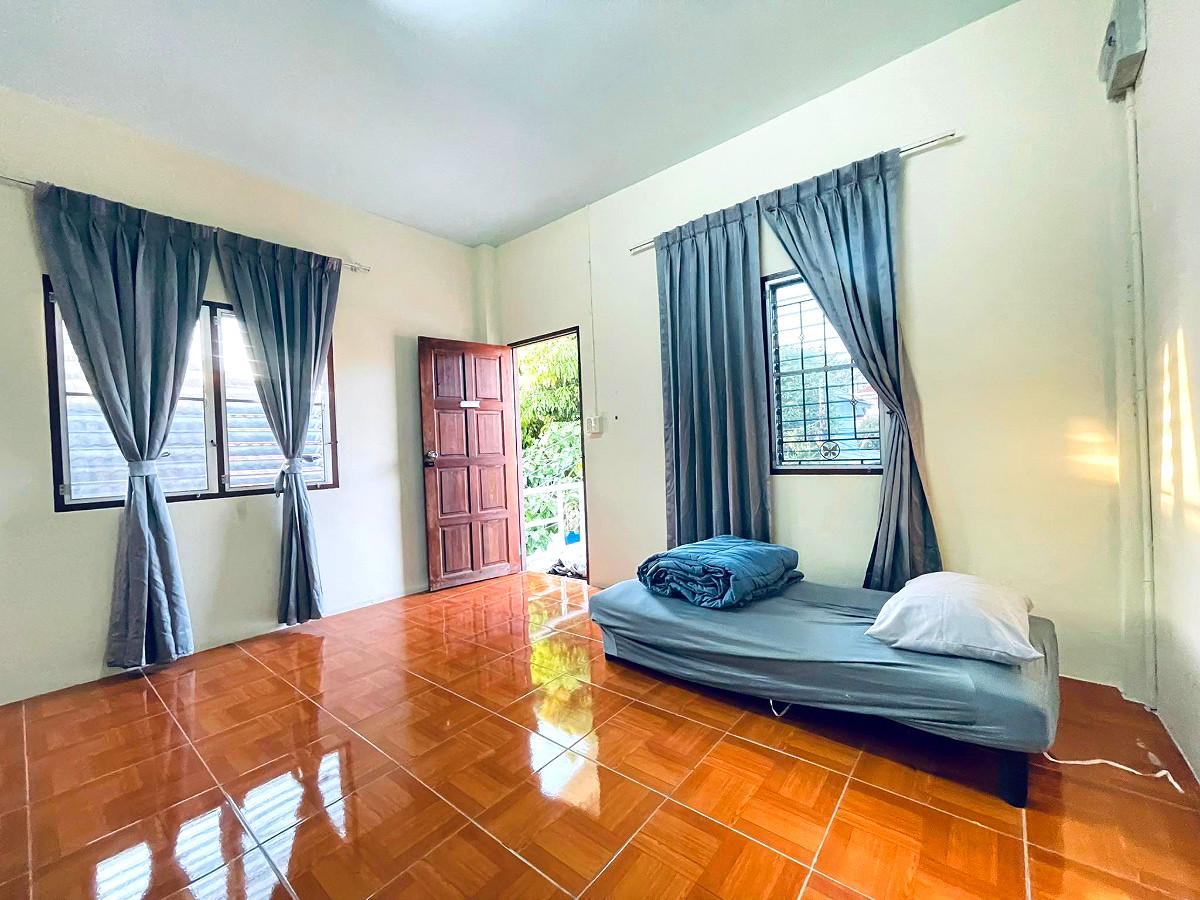 Pictures of Green house1 41/52