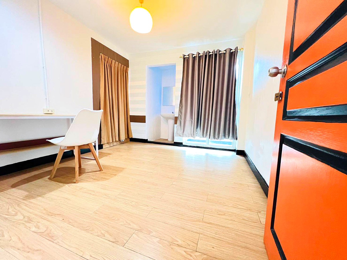 Pictures of Anchalee Apartment 21/36