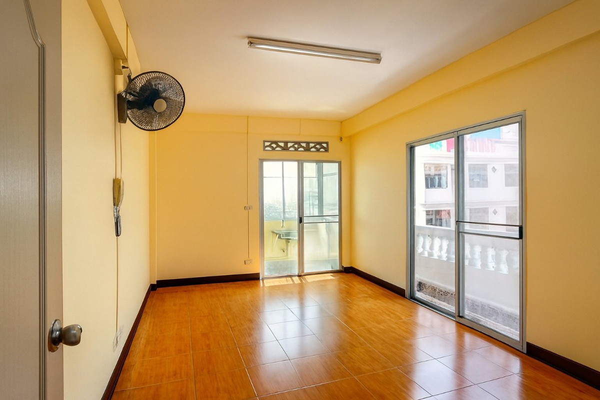Condo · Mueang Samut Prakan — photo 5