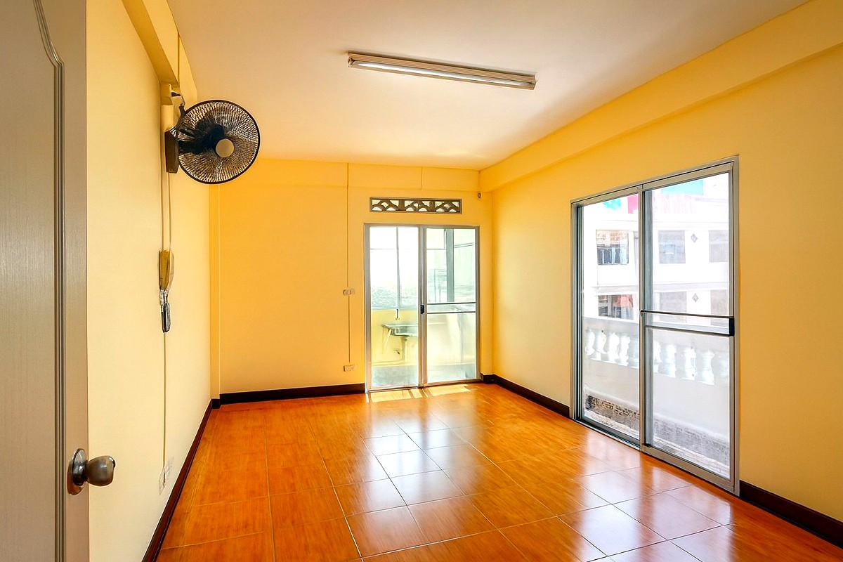 Pictures of Chalermchai Mansion, Theparak 5/11