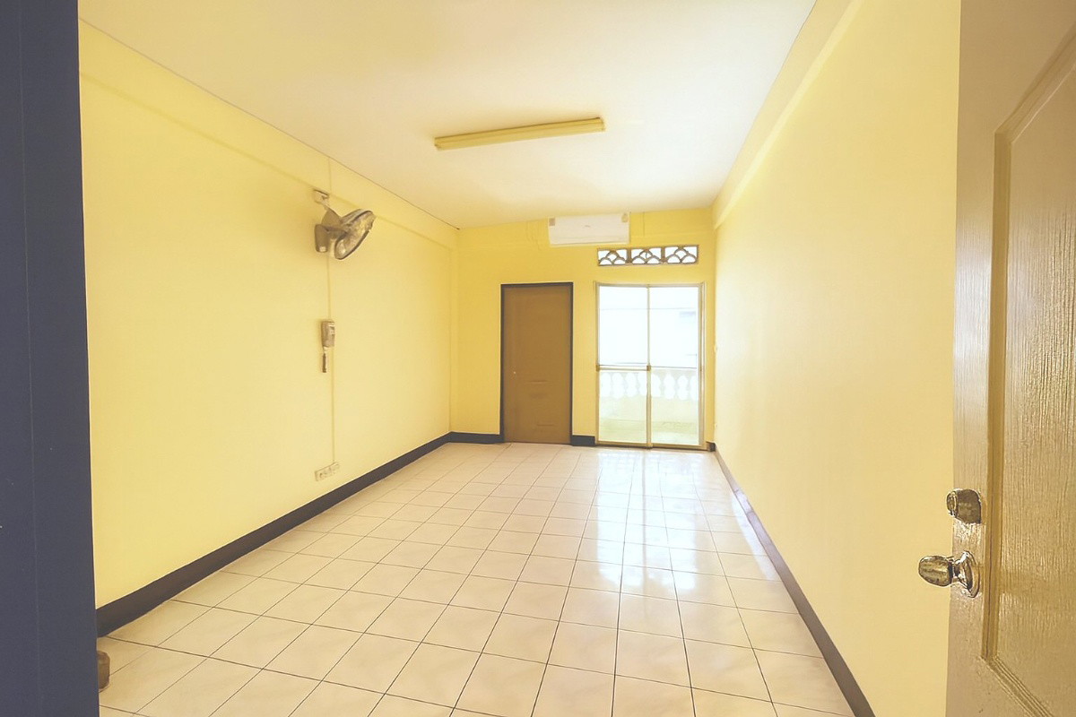 Condo · Mueang Samut Prakan — photo 2