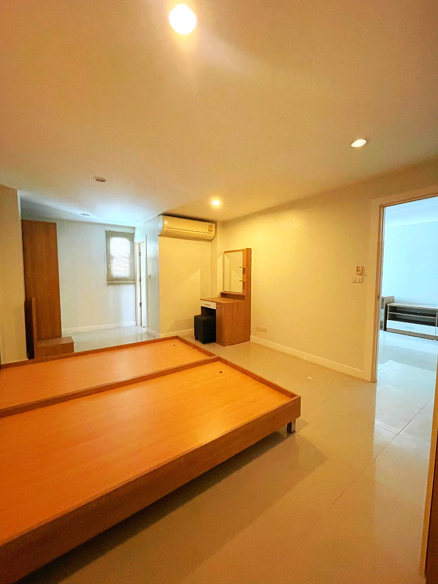 Pictures of Ai Place 19/26