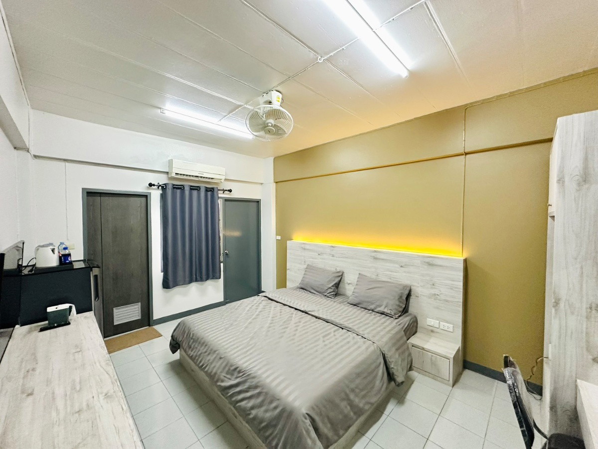 Condo · Bang Bua Thong