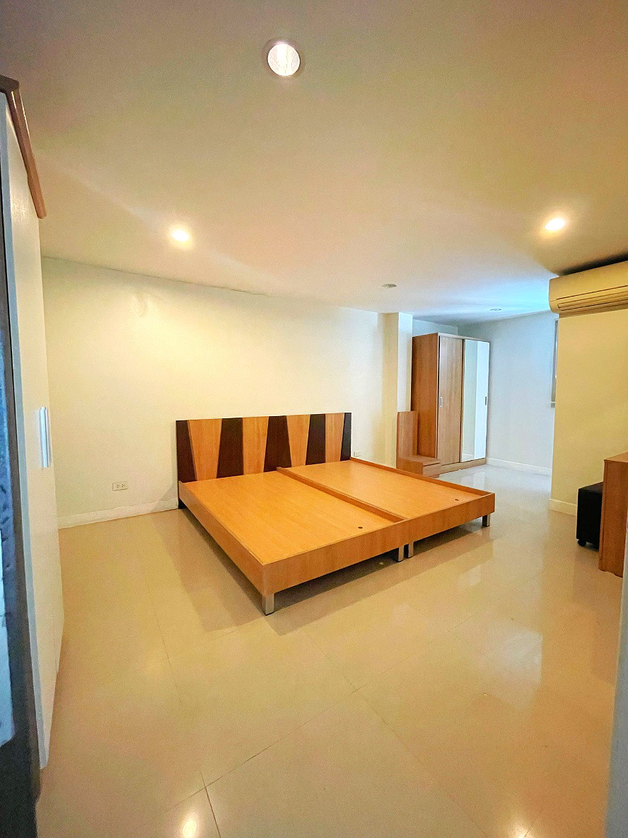 Pictures of Ai Place 17/26