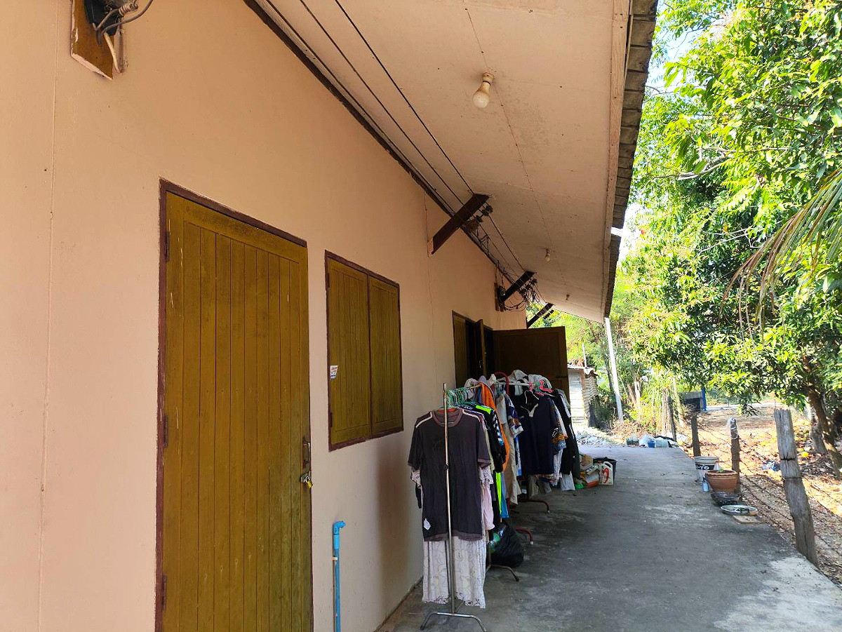 Pictures of Pratuthong Room 2/9