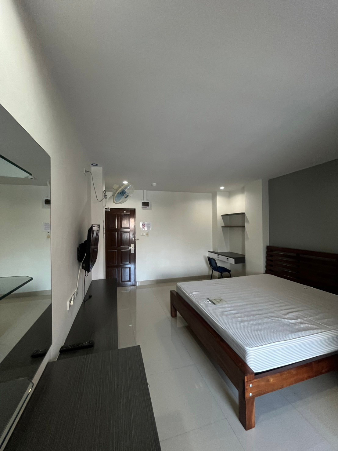 Condo — photo 2