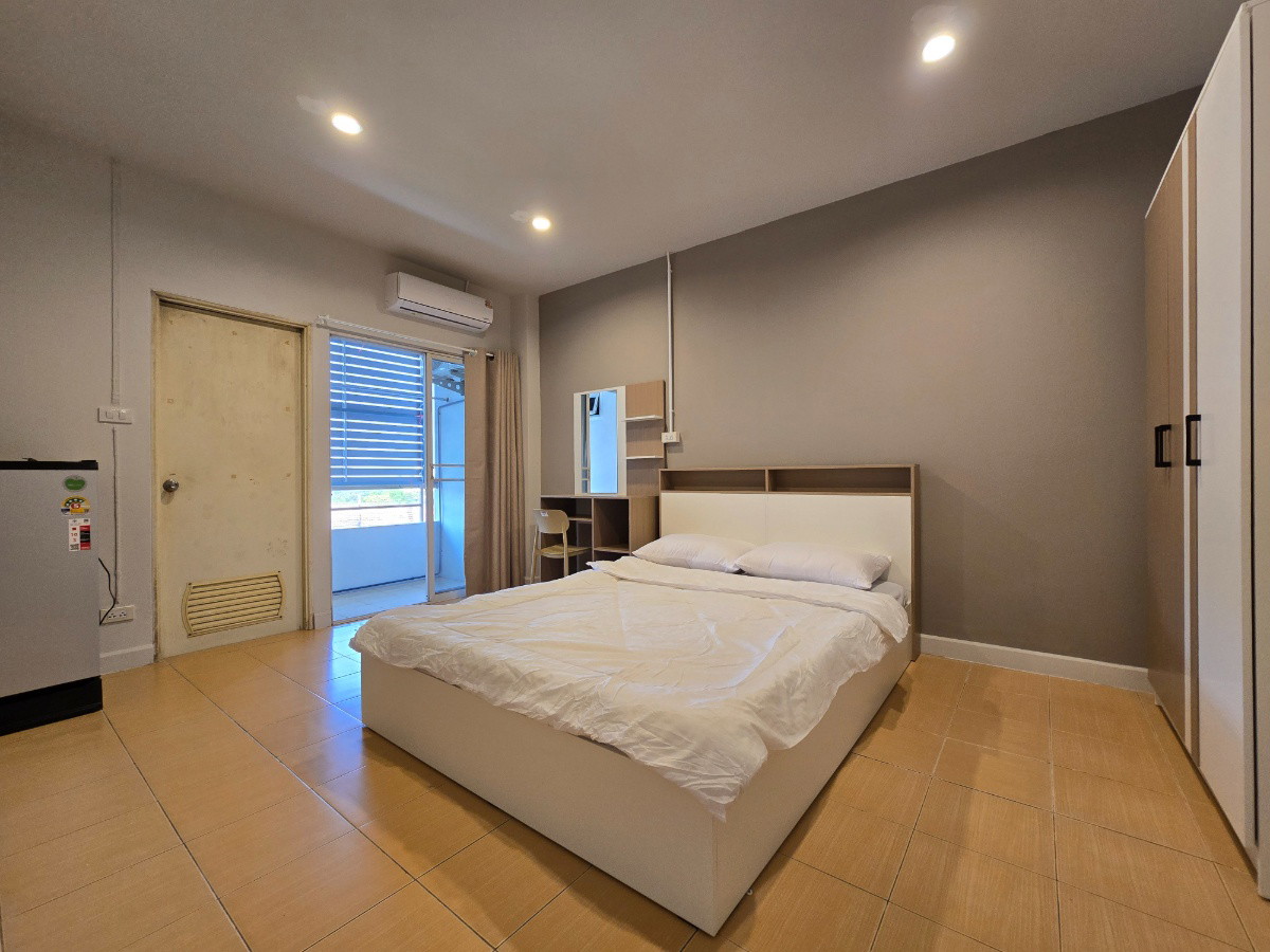 1 Bed Condo — photo 4