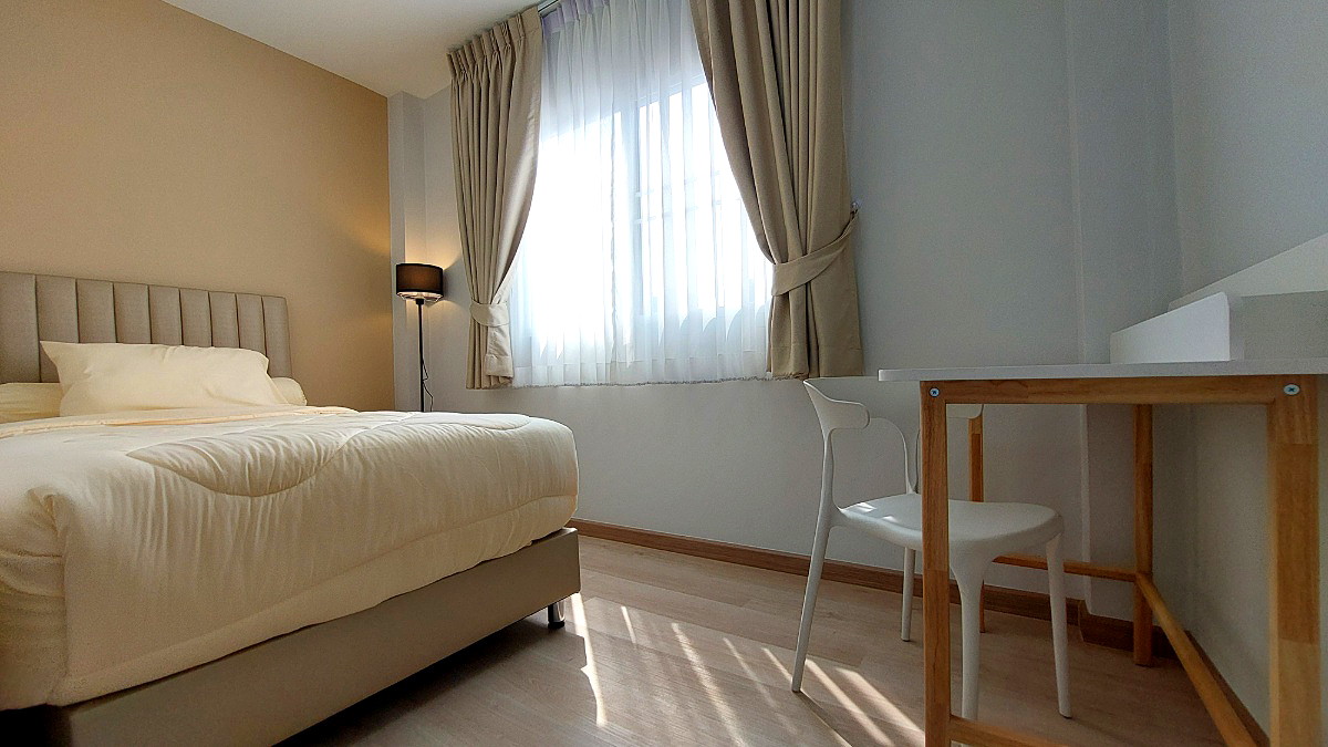 Pictures of The Luck house 4/18